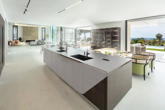 Spectacular Modern Villa with Prime Location in Marbella, picture 10