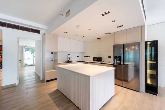 Exclusive | Villa Style Living | Marina Views, picture 4