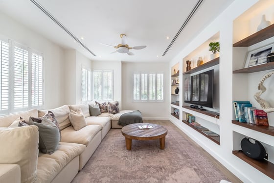 Fully Renovated | Backing park | Large plot, picture 7