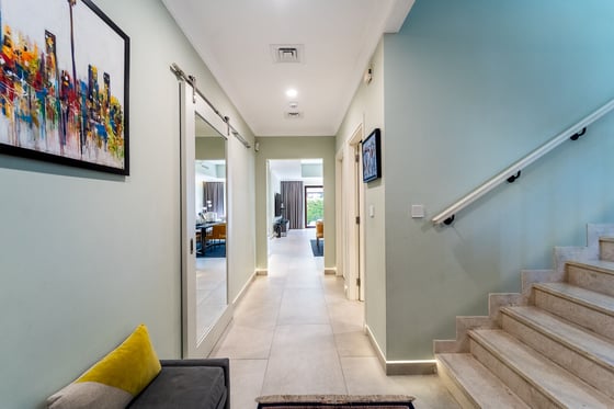 Negotiable | Upgraded | Private Pool...., picture 7