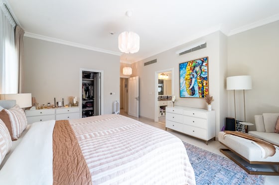 Negotiable | Upgraded | Private Pool...., picture 12