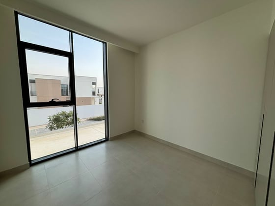 Handed Over | Single Row | Mortgage Eligible, picture 15