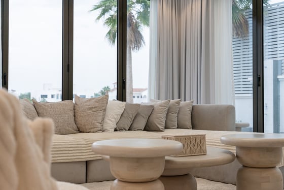 Desirable Frond | Private Beachfront Living, picture 3