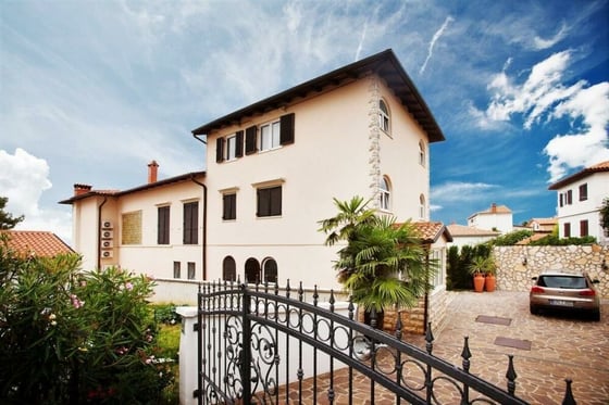 Exceptional villa in Umag first line to the sea, with swimmi, picture 14