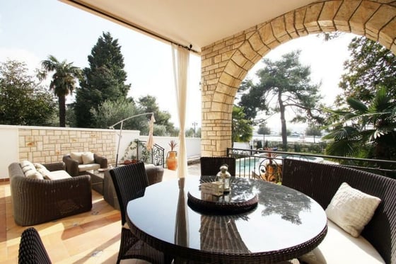 Exceptional villa in Umag first line to the sea, with swimmi, picture 8