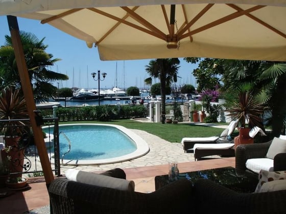 Exceptional villa in Umag first line to the sea, with swimmi, picture 4
