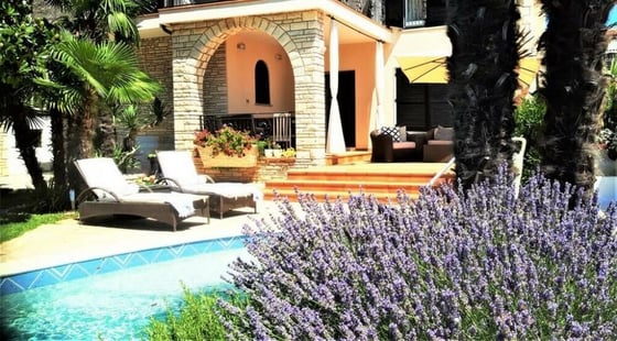 Exceptional villa in Umag first line to the sea, with swimmi, picture 17