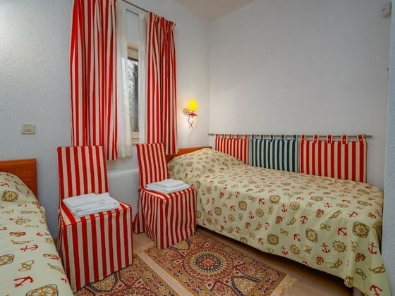 Fantastic secluded villa, first row to the sea, in Moscenick, picture 20