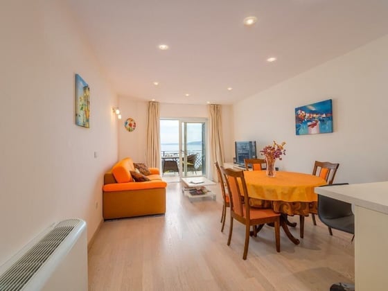 Fantastic secluded villa, first row to the sea, in Moscenick, picture 9