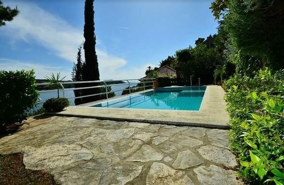 Unique magnificent villa with a swimming pool on the FIRST L, picture 4
