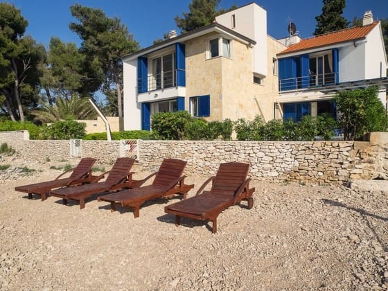 Unique property with two swimming pools first line to the se, picture 1