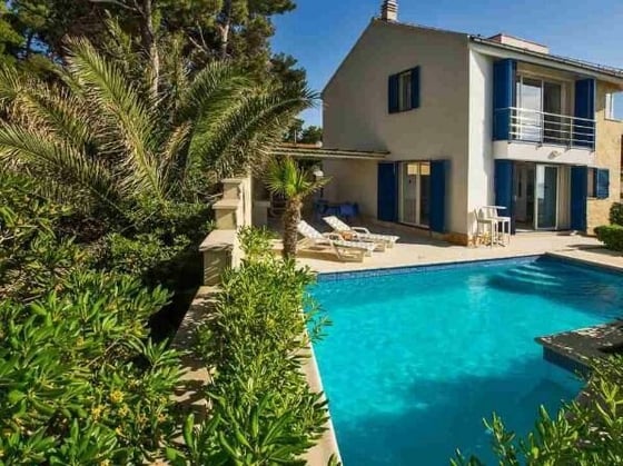 Unique property with two swimming pools first line to the se, picture 8
