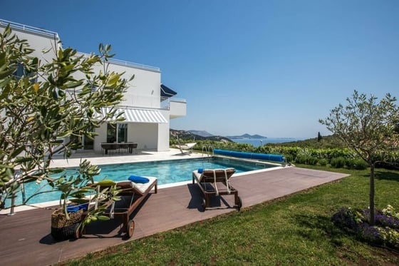 Awesome modern villa with sea views in Dubrovnik outskirts, picture 1