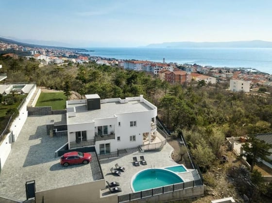 Impressive villa in Crikvenica with magnificent sea views, picture 1