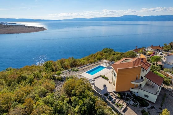 Beautiful 1st line villa in Kraljevica, for sale, picture 1
