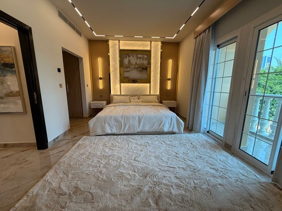 Fully Upgraded Townhouse | Park Backing | Vacant, picture 6