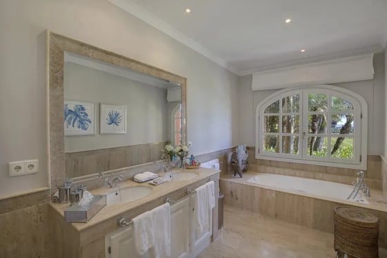 Unique Frontline Beach Paradise Mansion Villa In Marbella., picture 17
