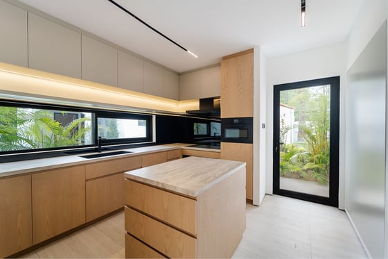 Open house 23rd | Fully Upgraded | Backing Central Park, picture 8