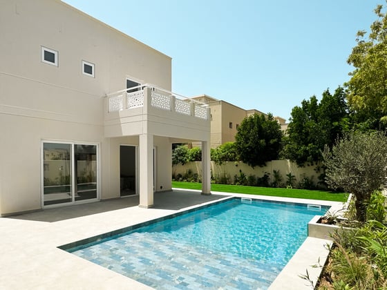 High-end Finish | Private Pool | Lake Backing, picture 1