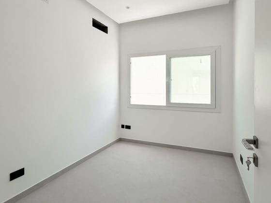High-end Finish | Private Pool | Lake Backing, picture 12
