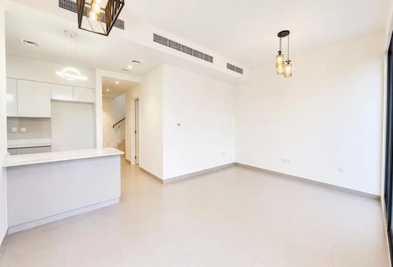 Vacant | Well Maintained | Internal Road, picture 2