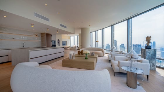 Sky-High Luxury | Fully Furnished | Prime Downtown Living, picture 2