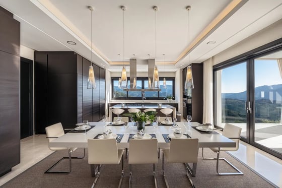 Unique Luxury Mansion with panoramic views in La Zagaleta, picture 6