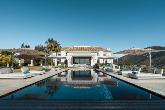 Unique Luxury Mansion with panoramic views in La Zagaleta, picture 2