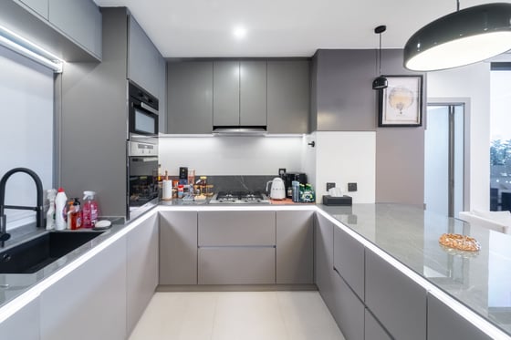 Top Floor | Burj Khalifa View | Luxury Penthouse, picture 6