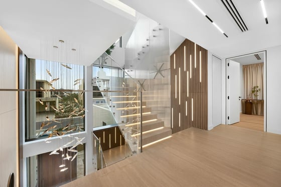 Bespoke Dubai Hills Villa with Pool and Terrace, picture 1