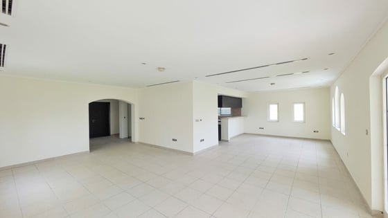 Single Row | Ready to move-in now | Spacious, picture 2