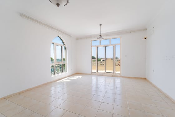 Garden Hall | Standard Layout | Vacant Now, picture 8
