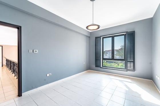 Lake View | Garden Hall | Renovation Opp, picture 17