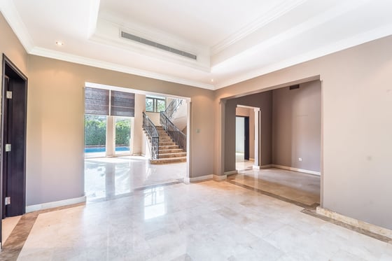 Lake View | Garden Hall | Renovation Opp, picture 11