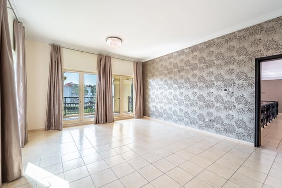 Lake View | Garden Hall | Renovation Opp, picture 14