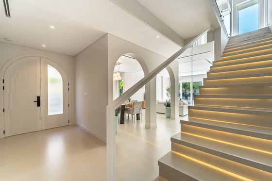 Fully Renovated | 5 En-Suite Bedrooms | Negotiable, picture 5