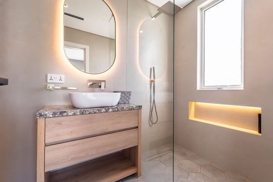 Fully Renovated | 5 En-Suite Bedrooms | Negotiable, picture 23