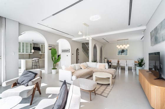 Fully Renovated | 5 En-Suite Bedrooms | Negotiable, picture 3