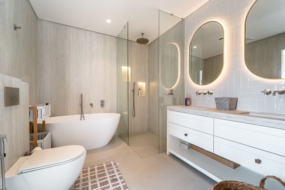 Fully Renovated | 5 En-Suite Bedrooms | Negotiable, picture 11