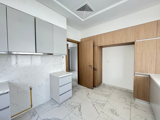 Ready to Move | Large Corner Plot | Private Pool, picture 6