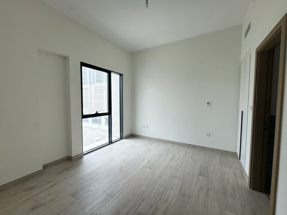 Ready to Move | Large Corner Plot | Private Pool, picture 10