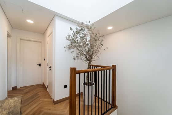 Full Renovation | Modern | Vacant on Transfer, picture 8