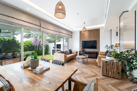 Full Renovation | Modern | Vacant on Transfer, picture 1