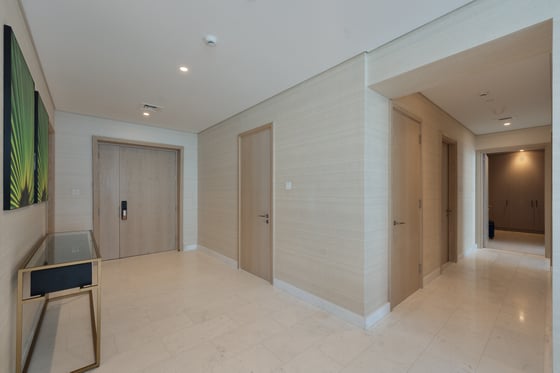 2-bed apartment for rent in The Palm Tower Palm Jumeirah, picture 10
