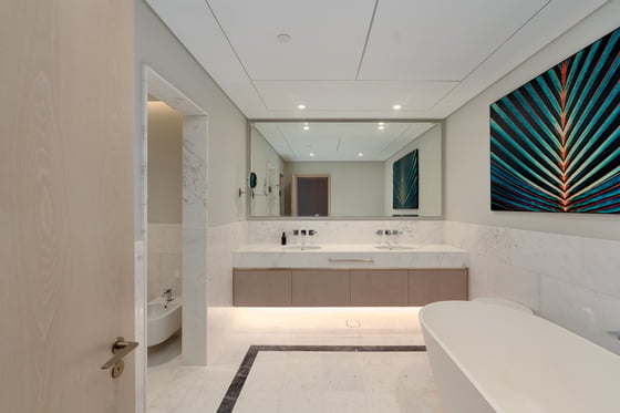2-bed apartment for rent in The Palm Tower Palm Jumeirah, picture 17