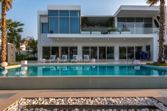 5-bedroom upgraded The Nest Villa in Al Barari, picture 1