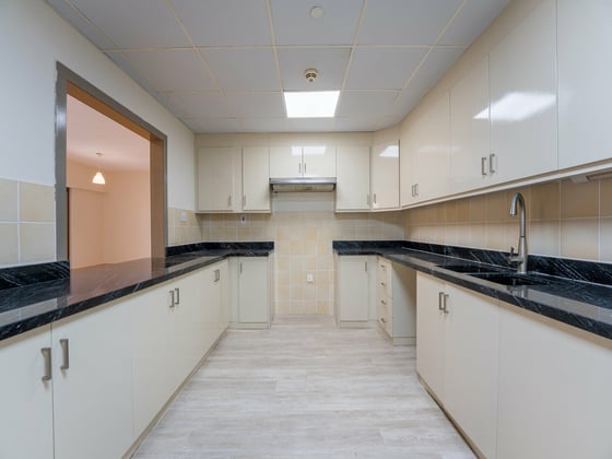 High Floor I Unfurnished I Specious Layout, picture 9