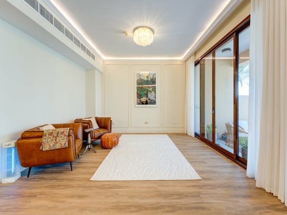 Exclusive | Lake View | Fully Upgraded.., picture 3