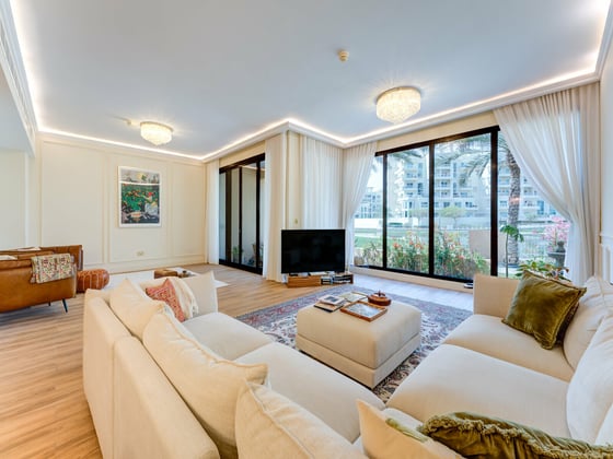 Exclusive | Lake View | Fully Upgraded.., picture 1