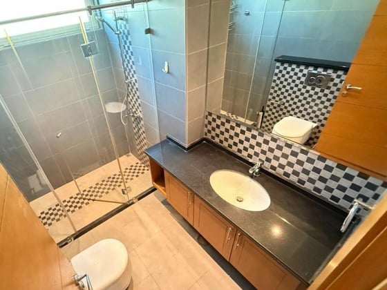 Prime location | Well maintained | Near Park, picture 12